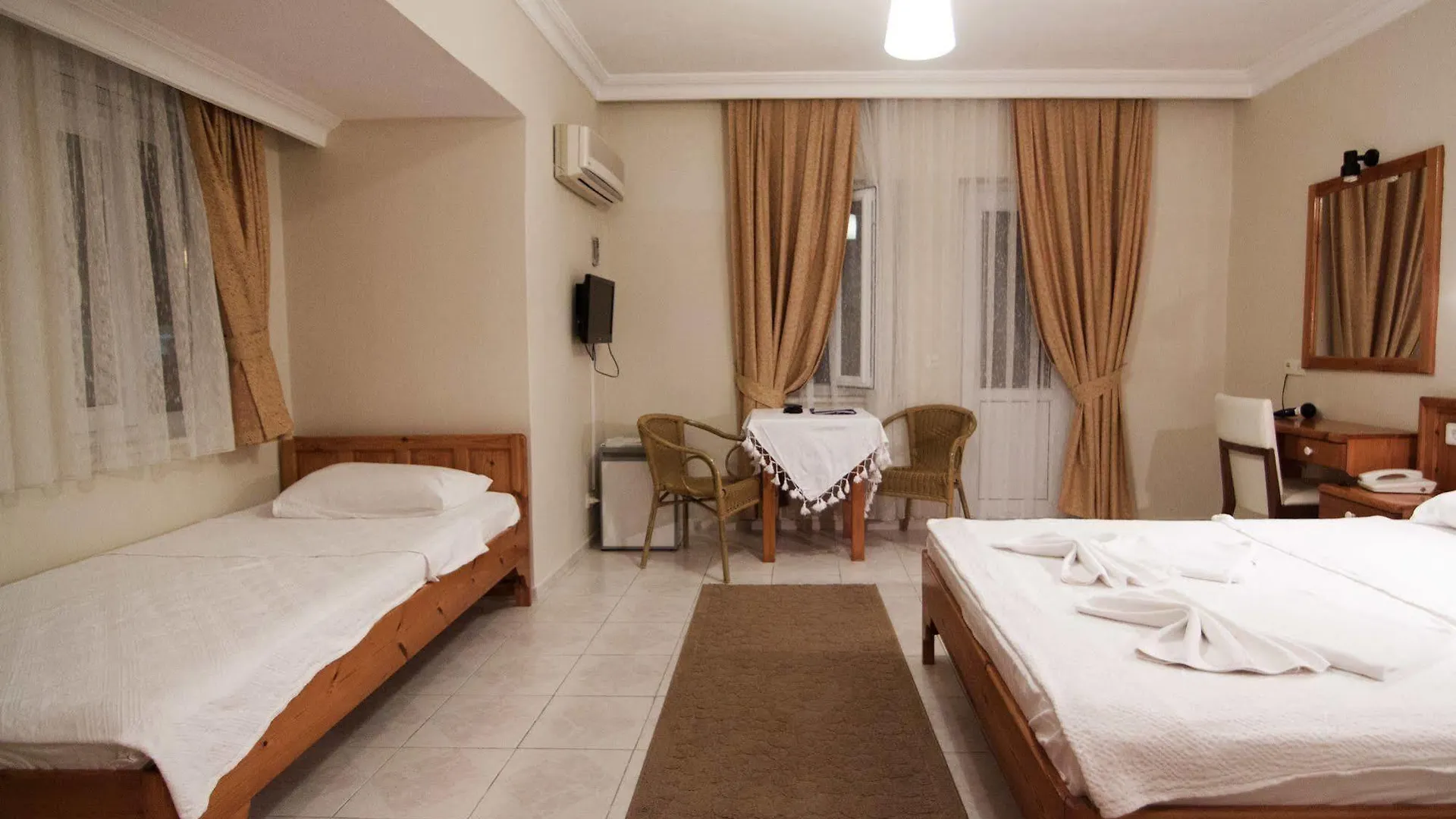 Metin Hotel Дальян 3*,